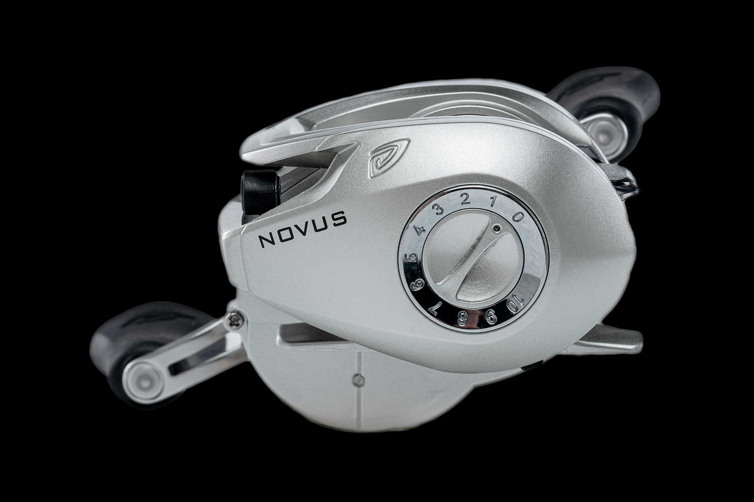 Novus Baitcasting Reel